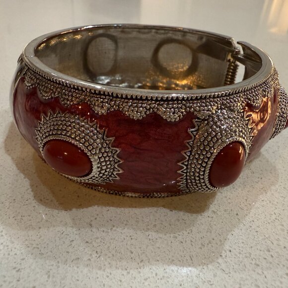 Large Hinged Clamper Bracelet - Picture 6 of 6